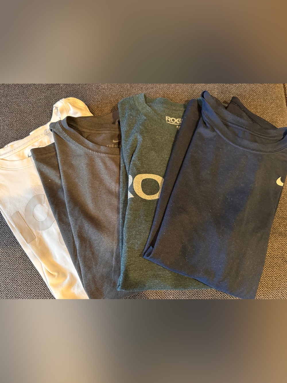 Tee-shirt pack! 3 Nike and one Rogue t-shirt. All four shirts are men’s medium.